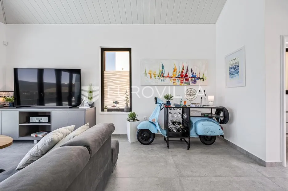 šibenik, žaborić, moderna villa s bazenom - slika 9