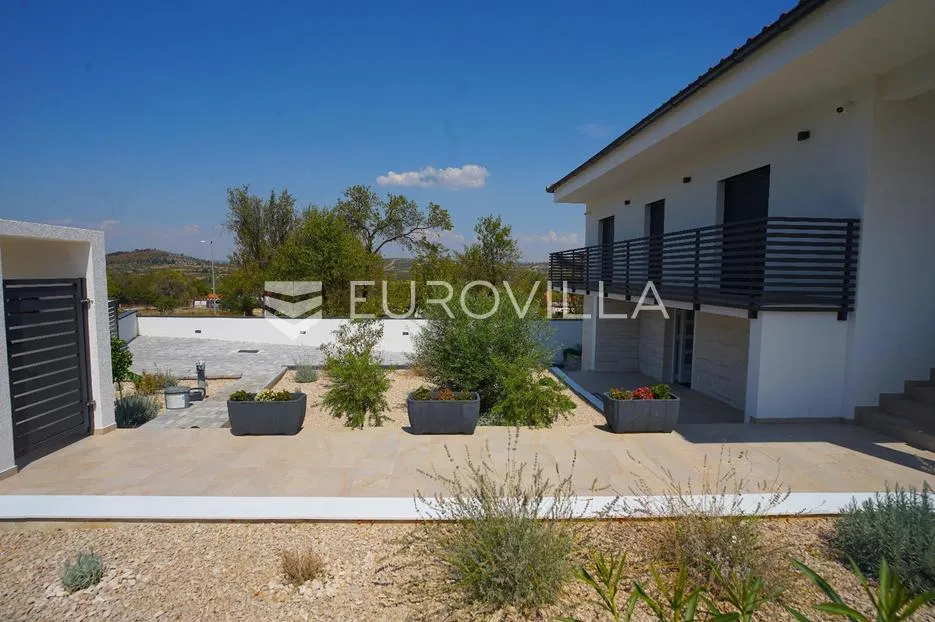 zadar, polača, prekrasna villa s bazenom na mirnoj lokaciji - slika 8