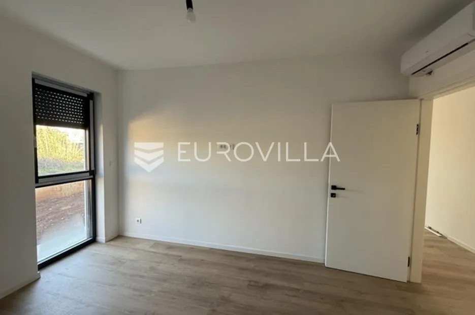 ližnjan, novogradnja, prizemlje, vrt 135 m², 600m do mora - slika 9