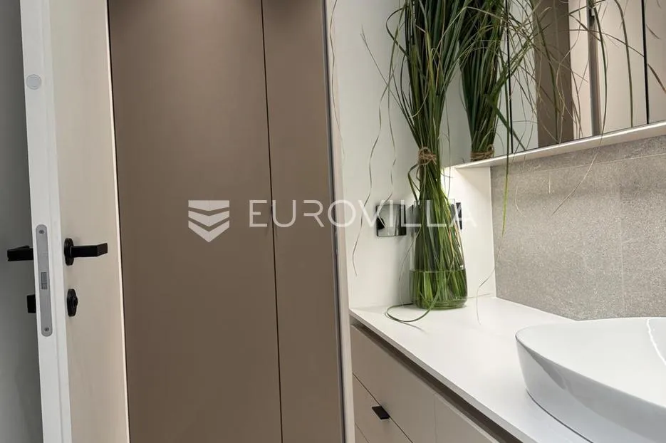 krk, luksuzan stan s bazenom, 113 m² novogradnja - slika 29