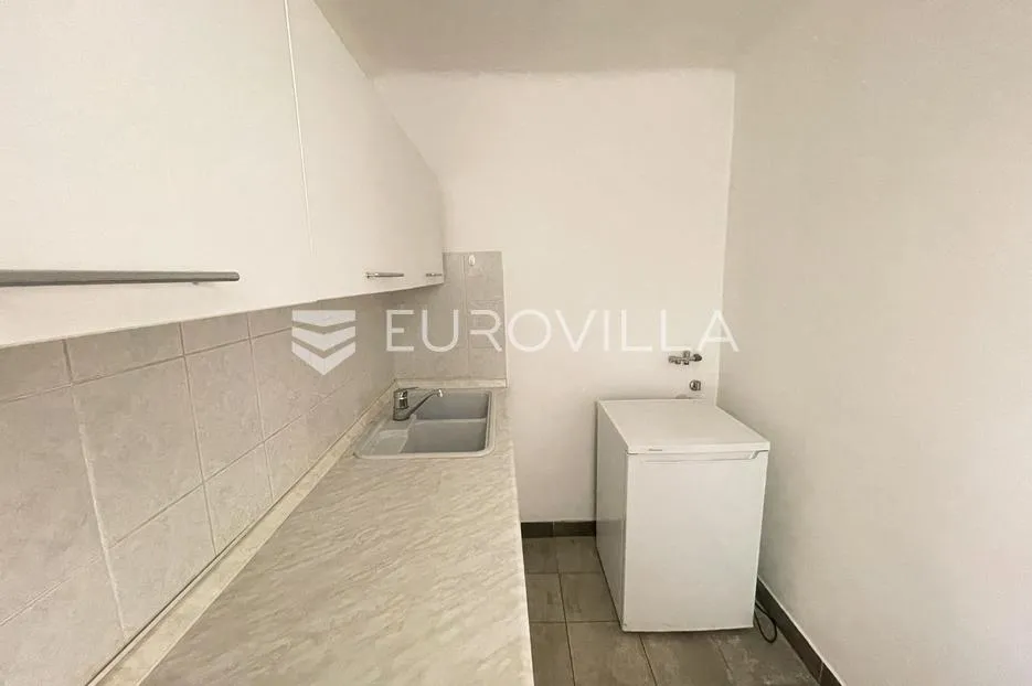 osijek, centar, poslovni prostor za najam u centru grada, s uključenim režijama, površine 61,94 m² - slika 3
