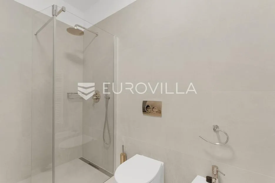 istra, labinci, moderna prizemnica s bazenom i jacuzziem za dugoročni najam - slika 11
