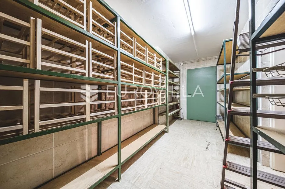 zagreb, pantovčak, peterosoban stan s neto korisnom površinom od 301 m² - slika 32
