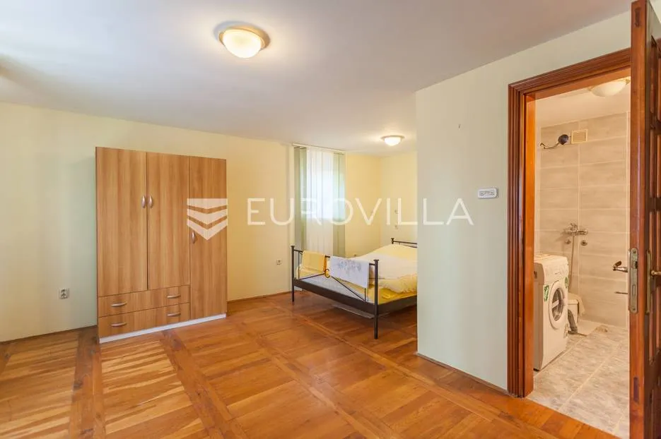 zagreb mikulići samostojeća kuća 300m2 na parceli 520m2 - slika 21