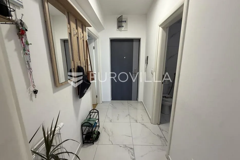 đakovo, centar, prostran trosoban stan od 112 m² u zgradi s liftom - slika 19