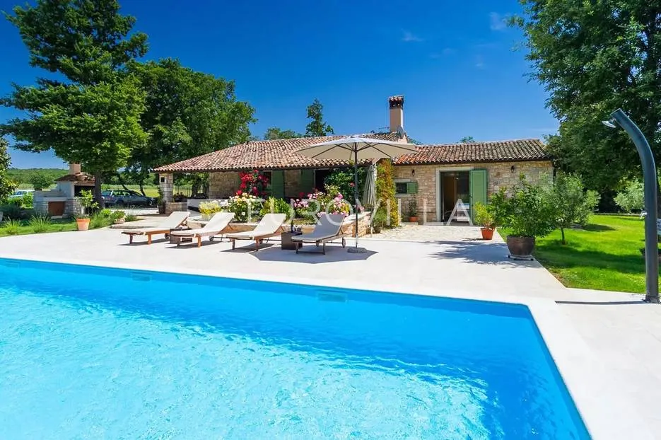 istra, bale, vila s bazenom na imanju od 30.000 m2 u osami - slika 2