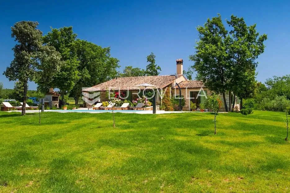 istra, bale, vila s bazenom na imanju od 30.000 m2 u osami - slika 8