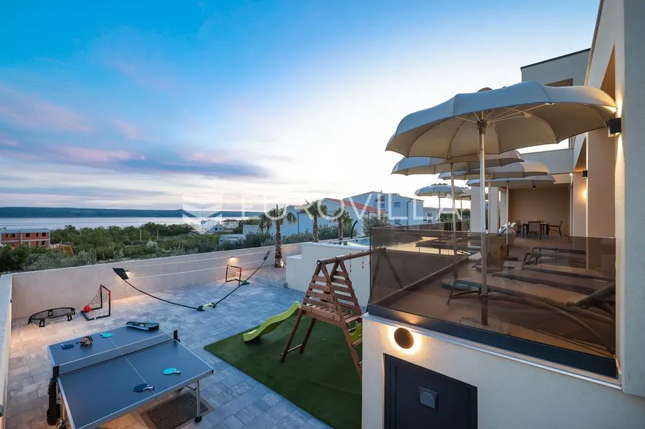 zadar, maslenica, luksuzna vila s bazenom i neometanim pogledom na more 254 m² - slika 41