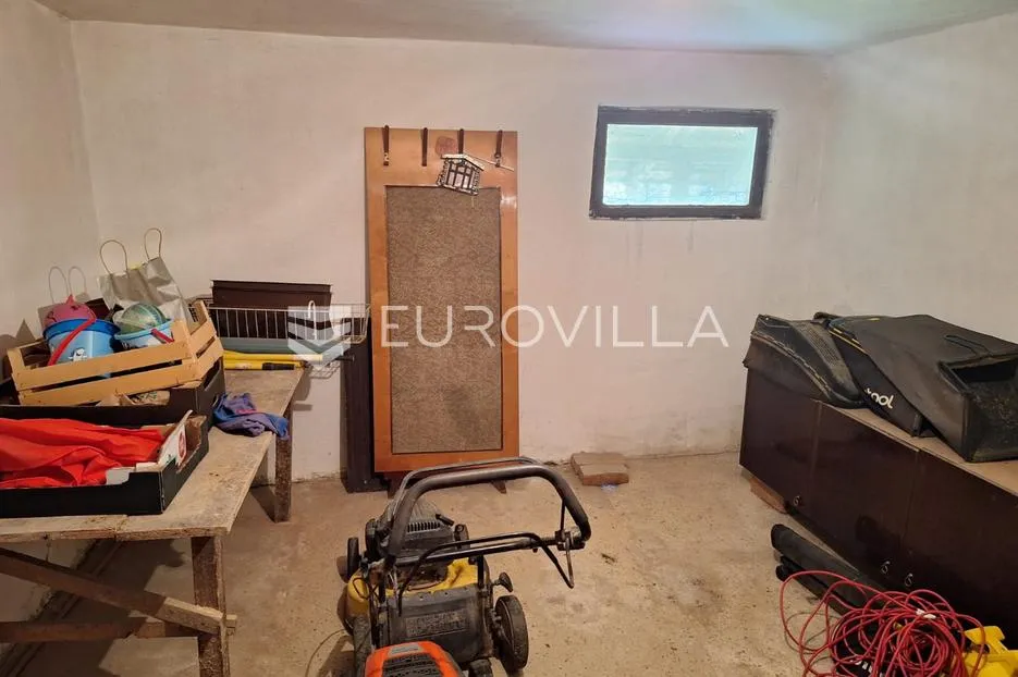 karlovac, mala švarča, stambeno-poslovna zgrada 330 m2 - slika 13