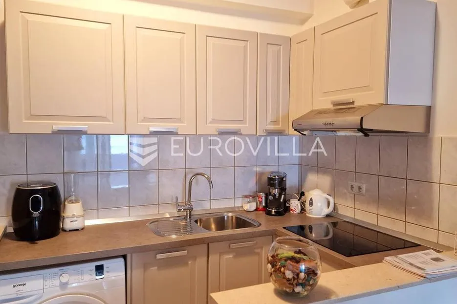 dugi rat, jesenice, studio apartman 20m od mora - slika 2