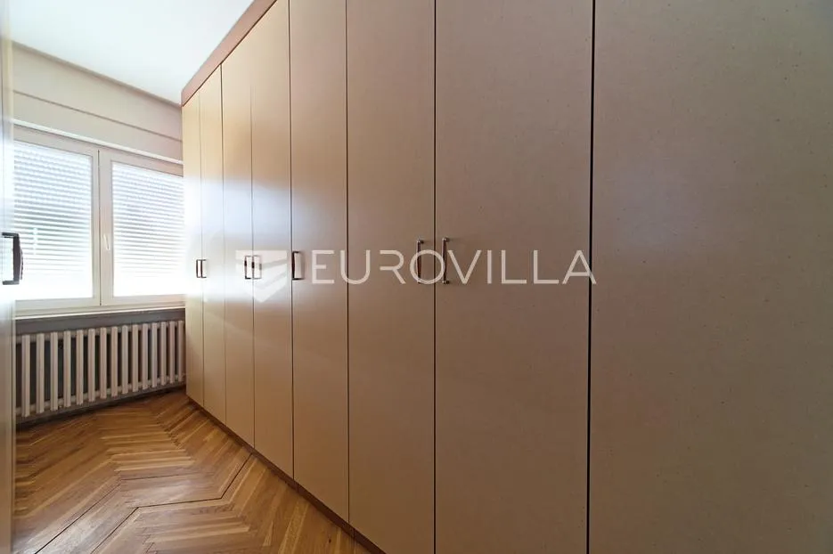 osijek, retfala, prodaja prostrane obiteljske kuće s garažom i uređenim dvorištem, površine 382 m² - slika 15