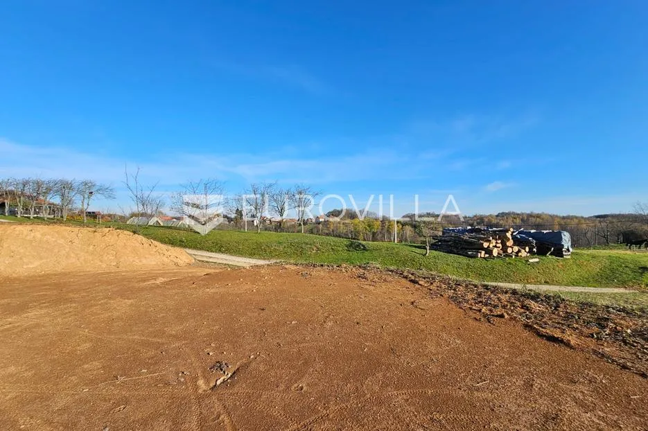 Ozalj, Police Pirišće, građevinsko zemljište 1305 m² s prekrasnim pogledom - Police Pirišće, Ozalj