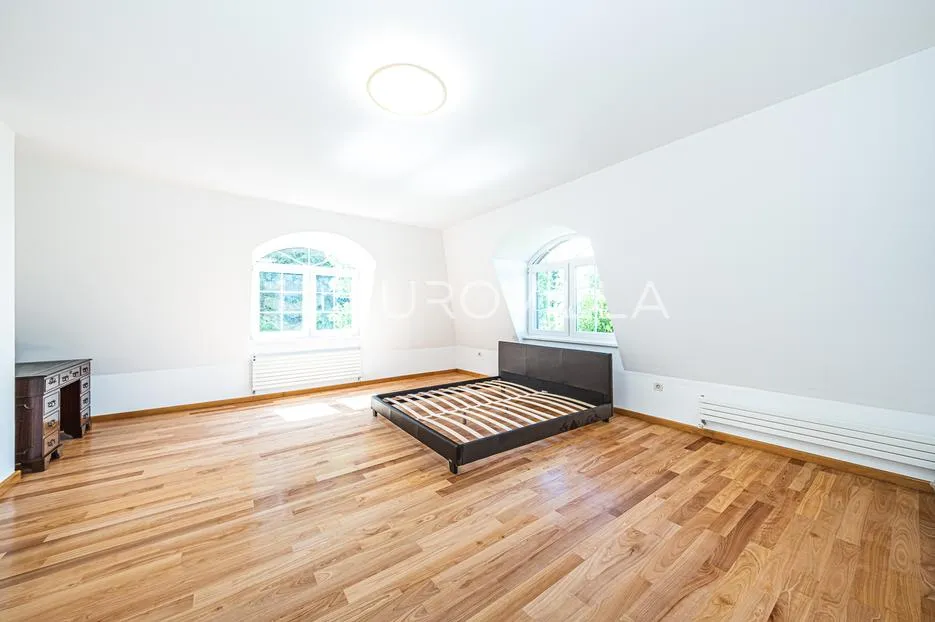 samobor, perivoj, obiteljska vila netto površine 323 m² na zemljištu 2.087 m² - slika 22