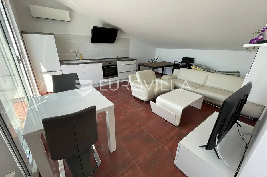 otok rab, barbat, predivan penthouse na vrhu apartmanske ville 66 m² - slika 5