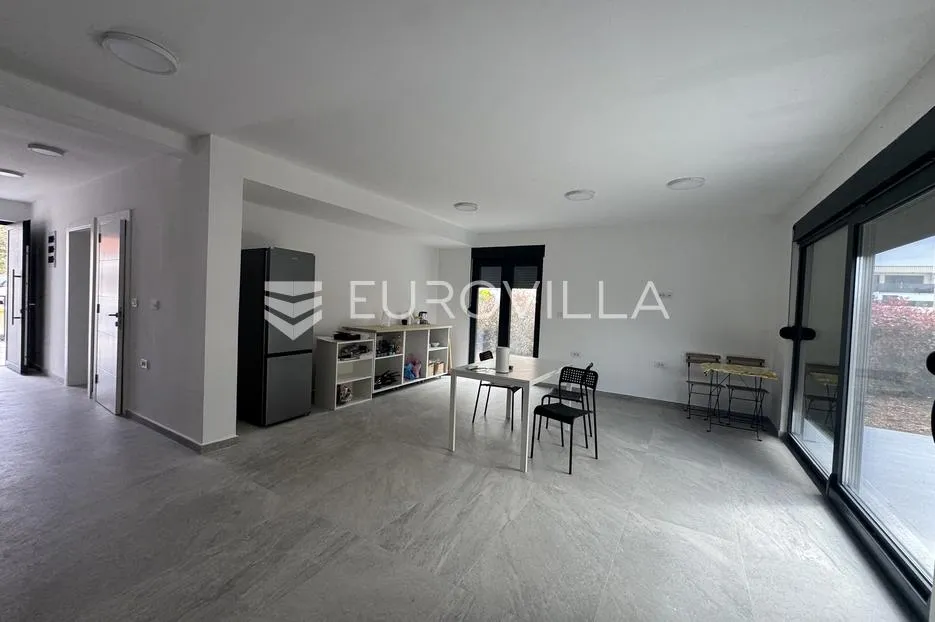 istra, poreč, dvojna kuća 168 m² s 4 spavaće sobe i 3 parkirna mjesta - slika 29