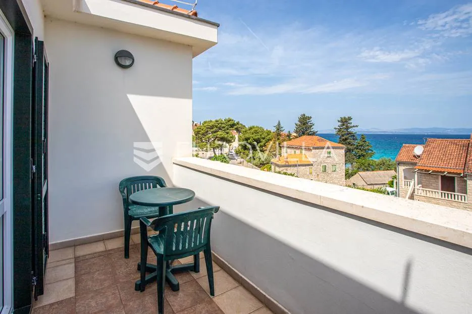 brač, prekrasna vila s velikom okućnicom 20 m od mora - slika 14