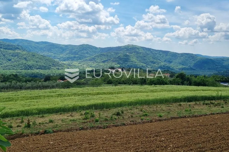 istra, buzet, građevinsko zemljište s pogledom na zelenilo u pravoj oazi mira - slika 11