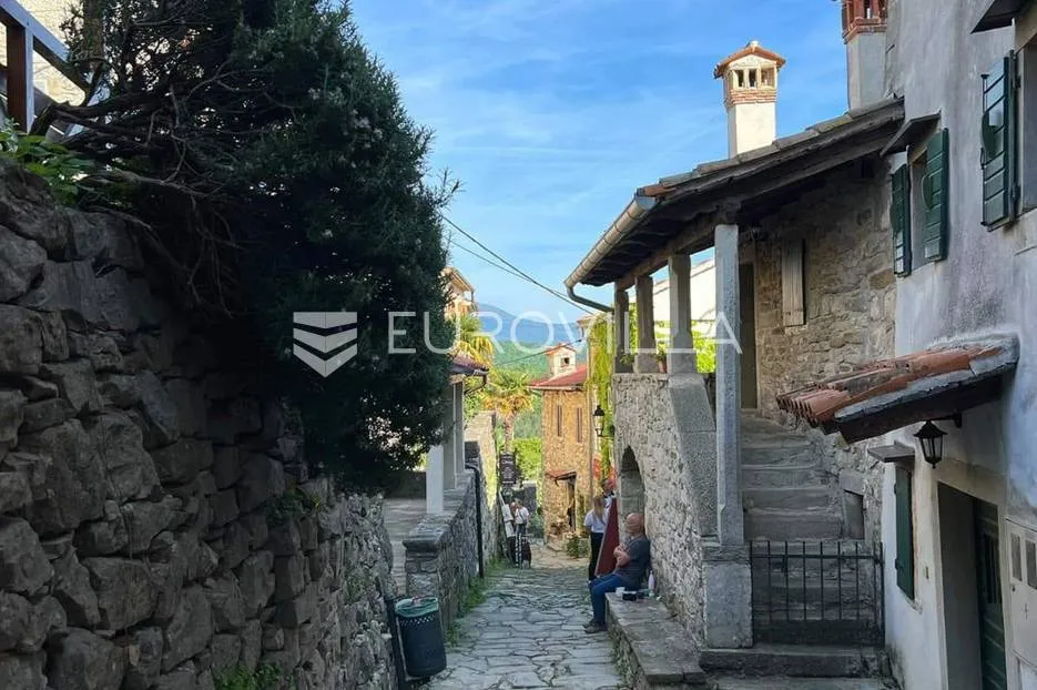 hum, unikatna stoljetna kuća u najmanjem gradu na svijetu - slika 30