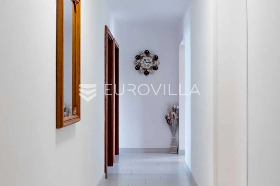 istra, peroj, apartmanska kuća s prekrasnom okućnicom i panoramskim pogledom na brijune - slika 30
