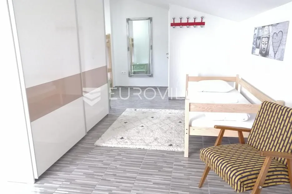 karlovac, hostel 500 m², mirna lokacija, blizina centra - slika 8