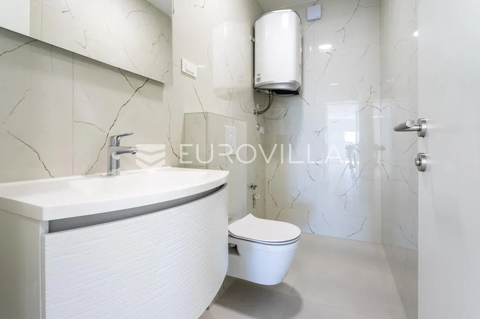 srima, trosoban penthouse na vrhunskoj lokaciji s pogledom na more - slika 16