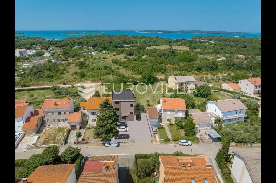 fažana, valbandon, vrhunska novogradnja 600 m od mora i prvih plaža - slika 16