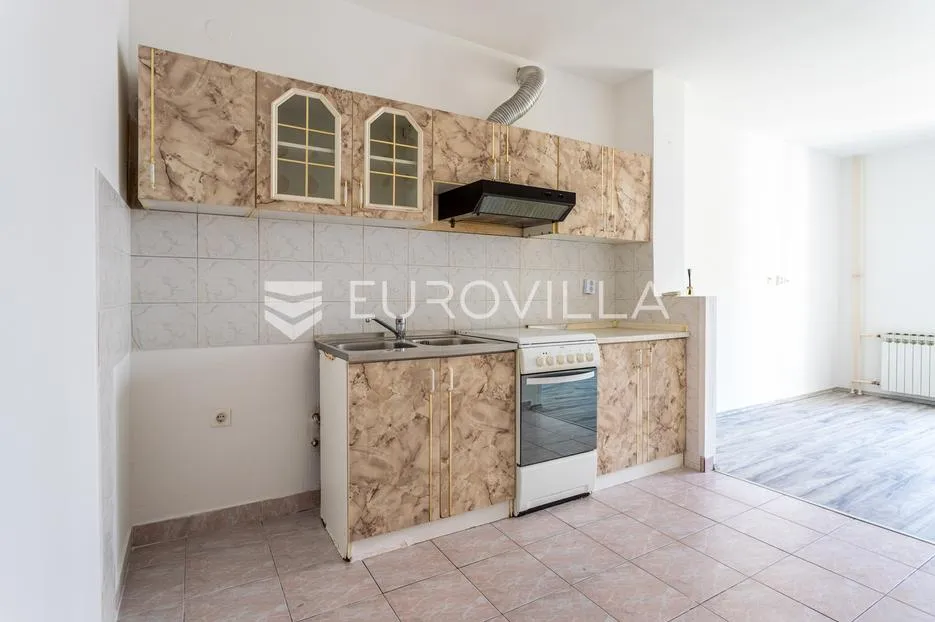solin, hektorovićeva ulica, jednosobni stan ukupne površine 42 m² - slika 3