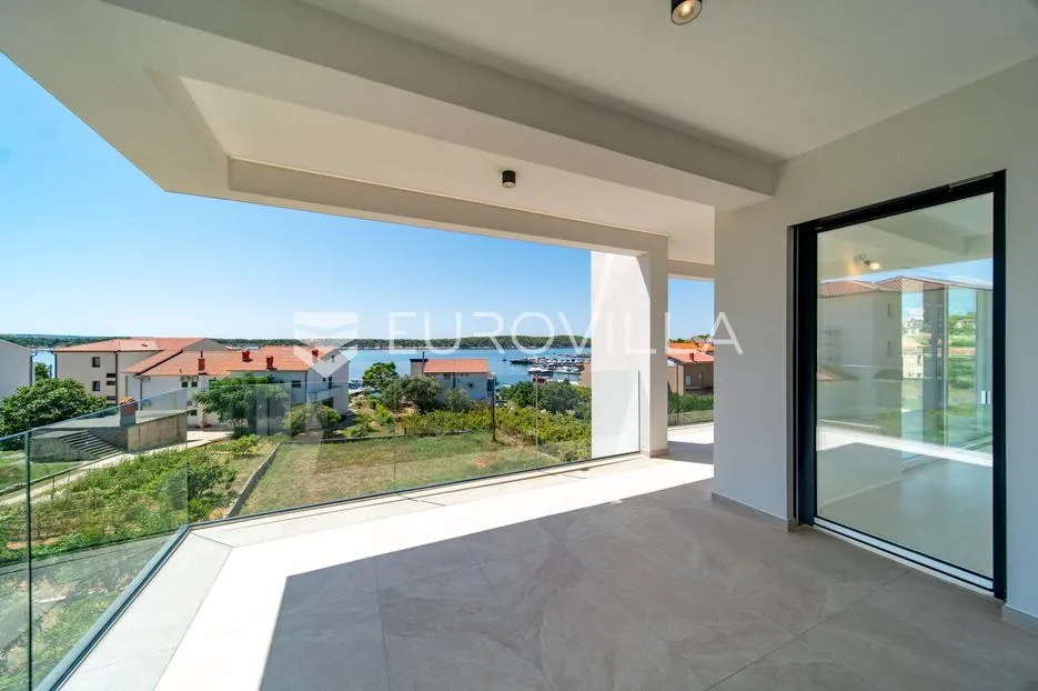 otok rab, barbat, moderan penthouse 107 m², krovna terasa - slika 15