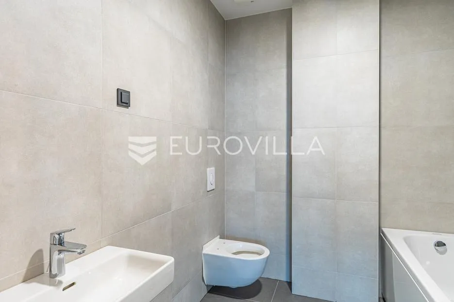 varaždin, centar, luksuzan četverosoban stan 100,54 m² - slika 11