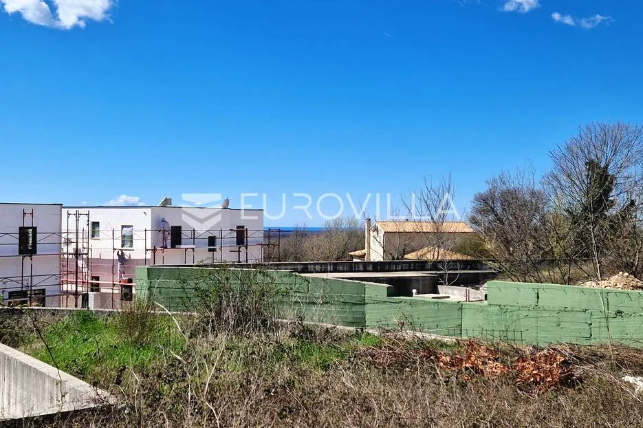 Istra, Smoljanci, građevinsko zemljište 991 m² sa dozvolom za gradnju - Smoljanci, Svetvinčenat