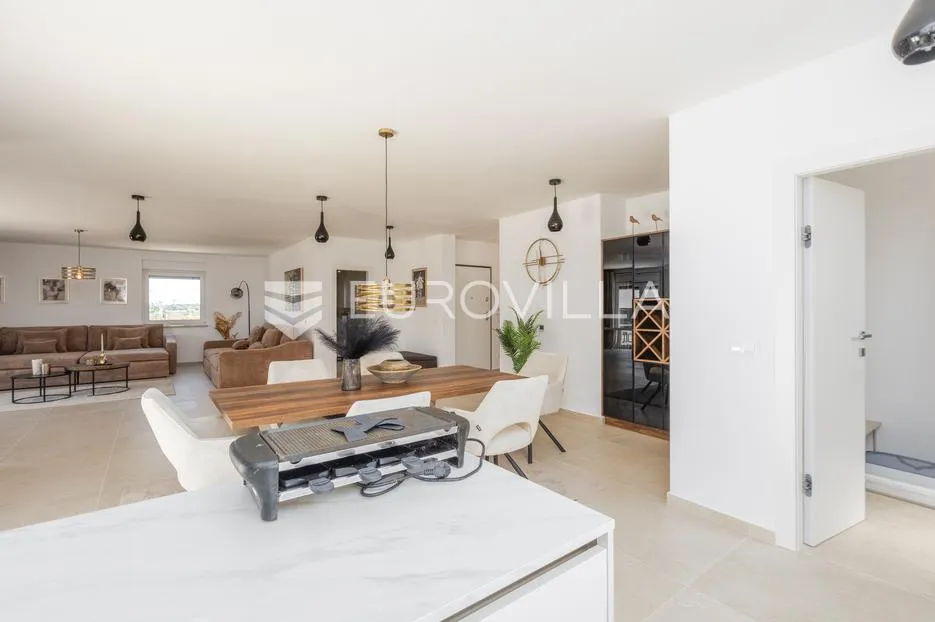istra, tar, penthouse, tri spavaće sobe, lift, dva parkirna mjesta, novogradnja 191 m² - slika 7