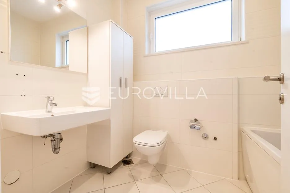 zagreb, gajnice, poslovna zgrada novije gradnje s tri stana, vrtom, ostavom i garažom, 453 m² - slika 14