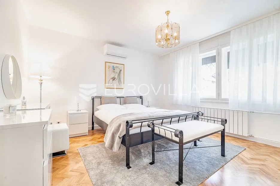 zagreb, pantovčak, prekrasan dvosoban stan nkp 90 m2 + dvorište - slika 2