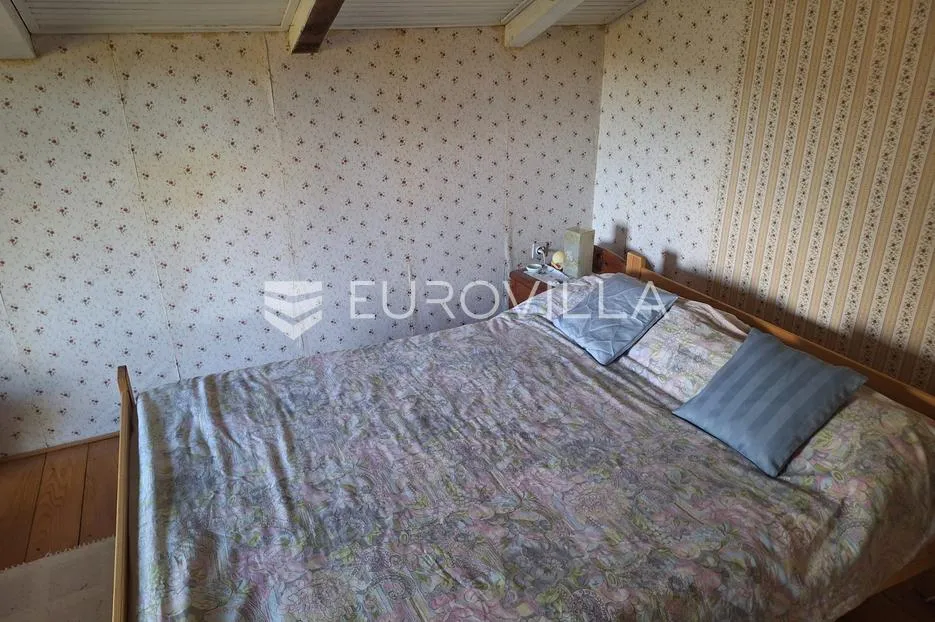 krašić, kuća 230 m2, 7215 m2 zemljišta - slika 9