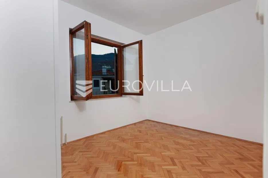 lovran, centar, četverosoban stan od 109 m², pogled na more, 20 m od plaže - slika 14
