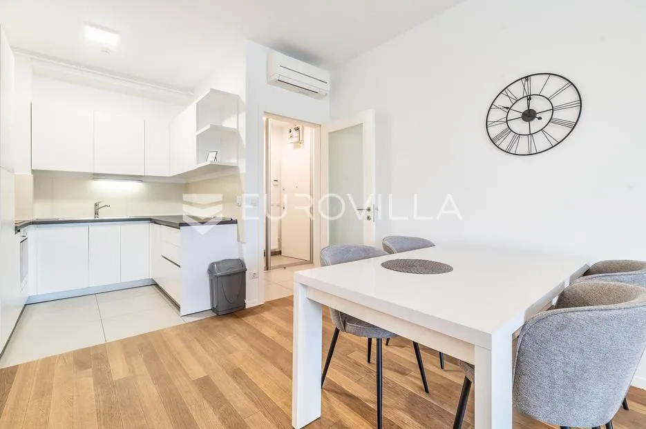 donji grad, trg franje tuđmana, stan za najam 67 m² u visokom prizemlju novije stambene zgrade - slika 3