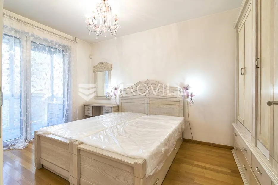 zagreb, srebrnjak, predivan četverosobni stan s 2 garaže - slika 9