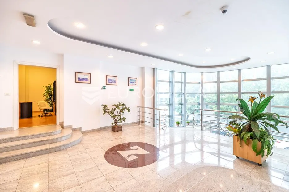 Zagreb, Sesvete poslovni prostor NKP 585 m2 - Sesvete, Zagreb