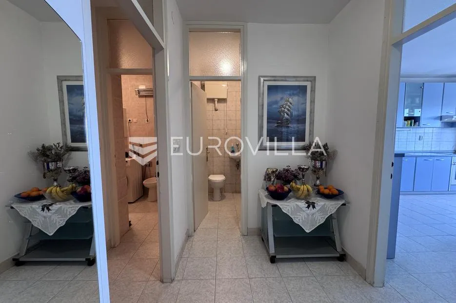 split, firule, komforan dvosoban stan s pogledom na more - slika 6
