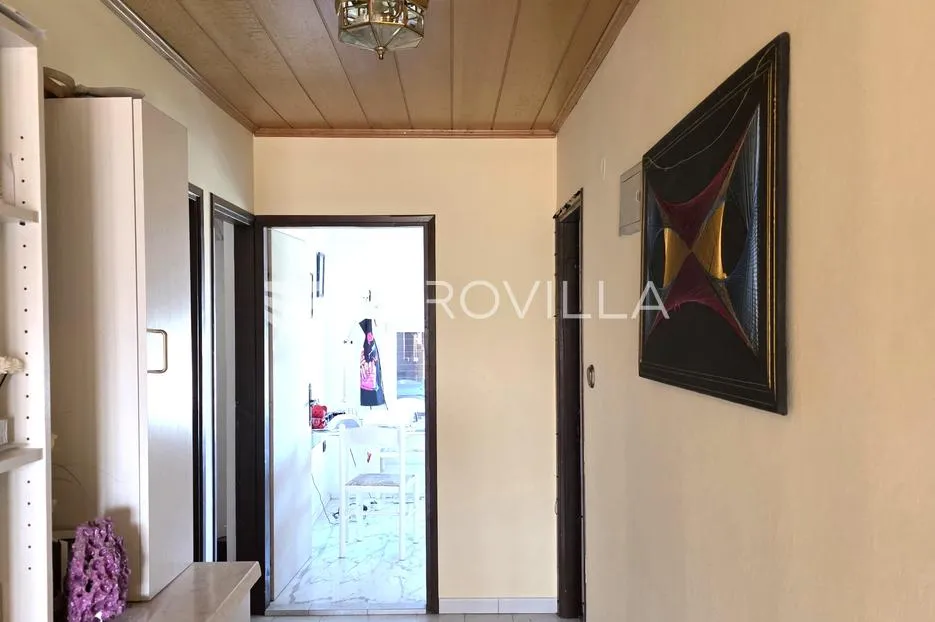 rab, banjol, trosoban stan s garažom, pogledom na more i stari grad 96 m² - slika 3