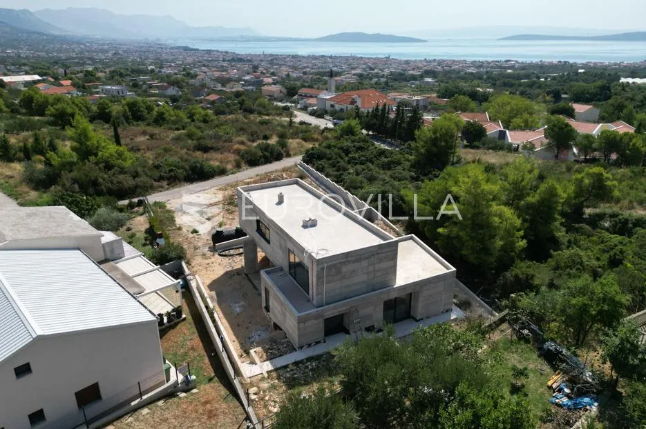 kaštel novi, moderna vila u izgradnji s bazenom i pogledom na more - slika 21