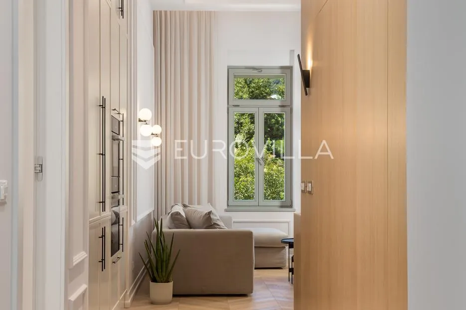 opatija, centar, novouređen luksuzan stan nkp 73,05 m2 - slika 5