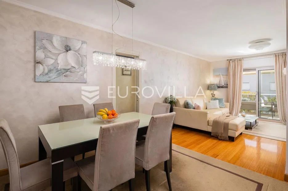 split, firule, luksuzan dvosoban stan 82m2, parking, do 1.6.2026. - slika 5