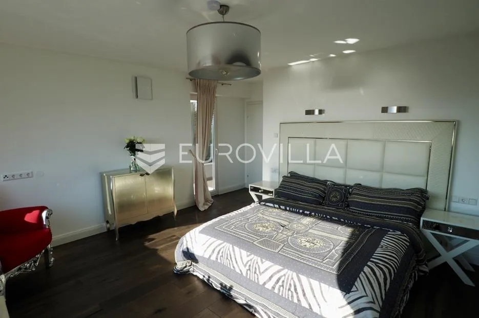 rijeka, kostrena, ekskluzivna samostojeća vila s bazenom, prvi red do mora - slika 14