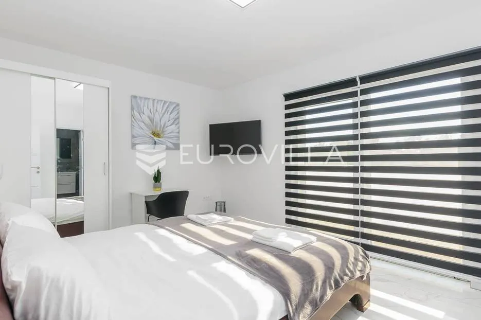 istra, juršići - prekrasna i moderna kuća 243 m2, bazen 40 m2, jacuzzi - slika 11