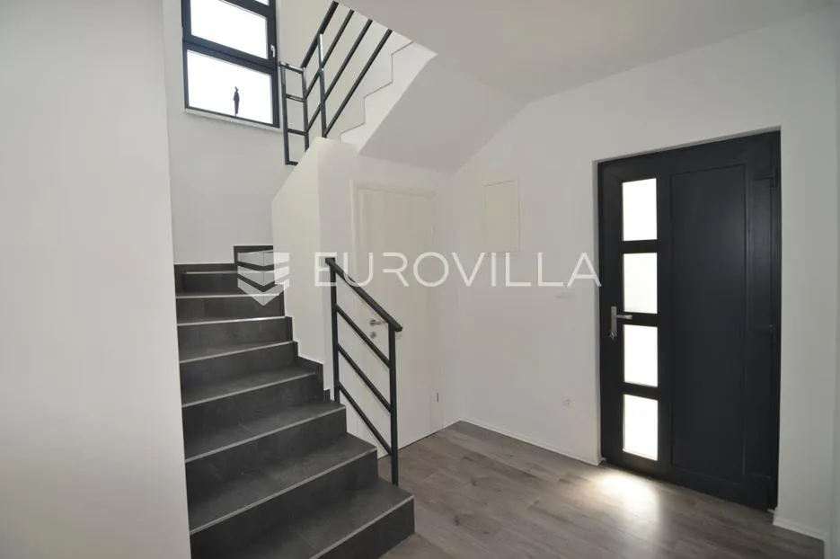 otok krk, gostinjac, novouređena vila s bazenom - slika 9