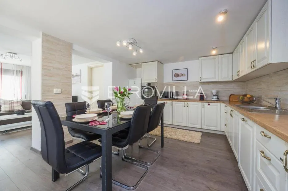medulin, istra, luksuzna samostojeća vila 205 m² s bazenom i pogledom na more - slika 29