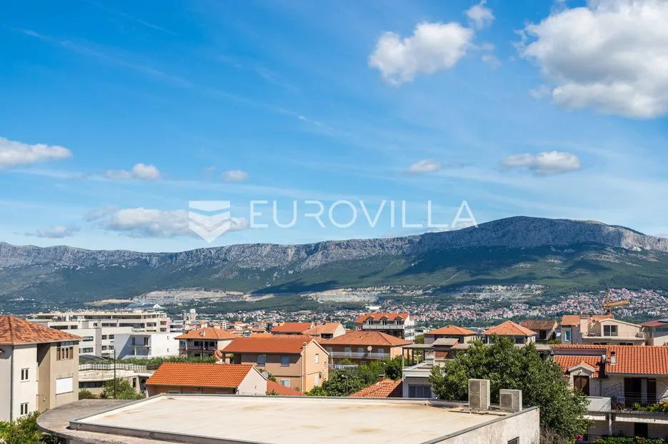 split, dragovode, šarmantni dvosobni stan s prekrasnom prostranom terasom - slika 18