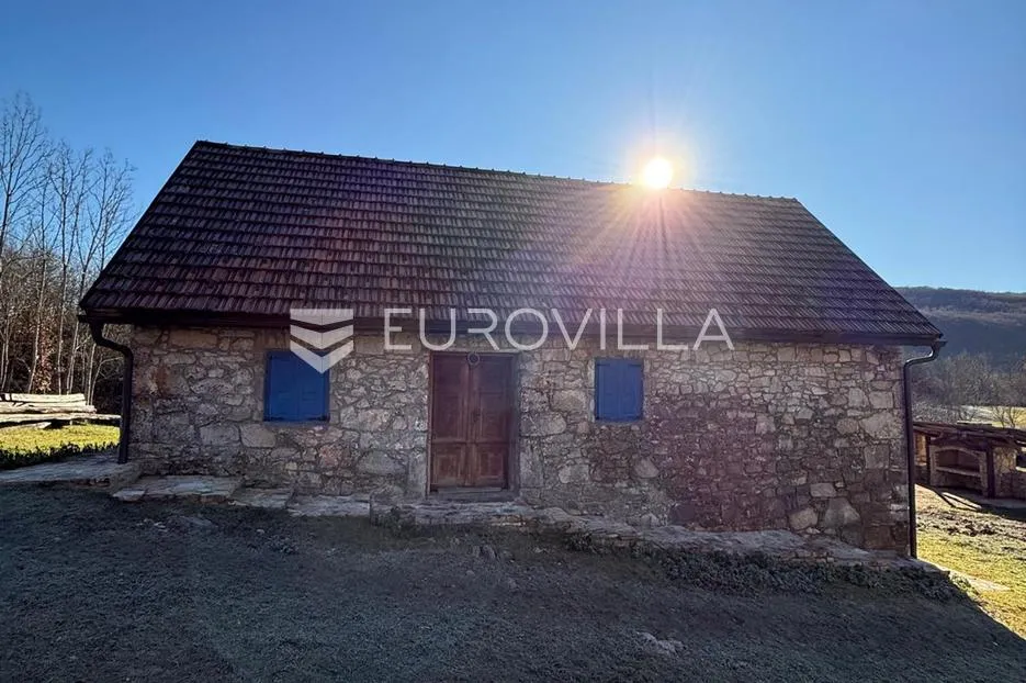 lika, plitvička jezera, ograđeno imanje 40.000 m² s 11 kuća, izuzetna rijetka investicija - slika 7