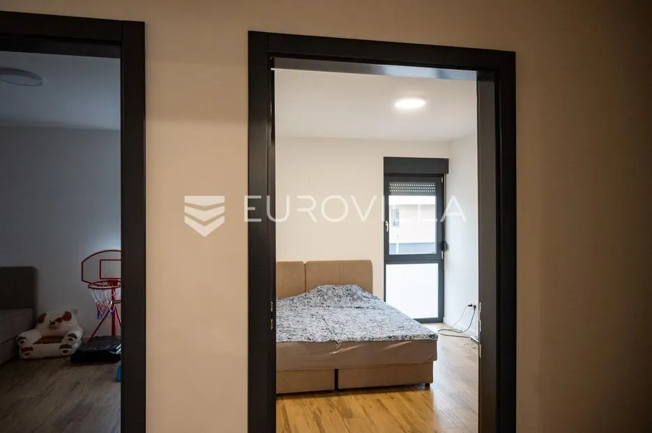 osijek, cvjetno naselje, stan 120 m2, prvi kat s lođom 44 m2 - slika 24